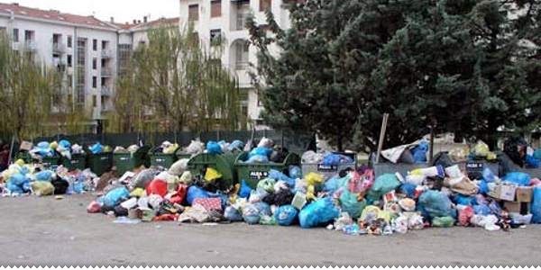 Izgorjeli kontejneri u strogom centru grada! ljubuski.info