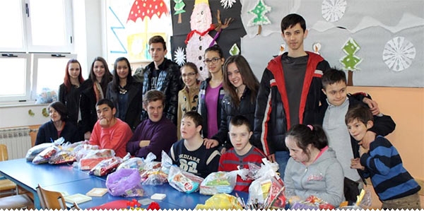 Gimnazijalci u humanitarnoj akciji "Jedan slatkiš, jedno dijete" ljubuski.info