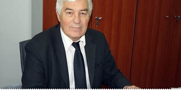 u uredu