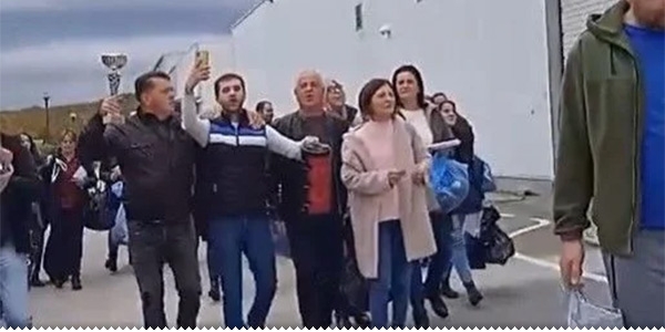 Radnici Leda Čitluk napustili tvornicu pjevajući 'Tužno plačem, kuću ostavljam...' ljubuski.info