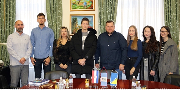 Nagrađeni učenici generacije osnovnih i srednjih škola grada Ljubuškog ljubuski.info