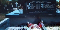 Oštećena je i druga ploča obiteljske grobnice Artuković u Klobuku